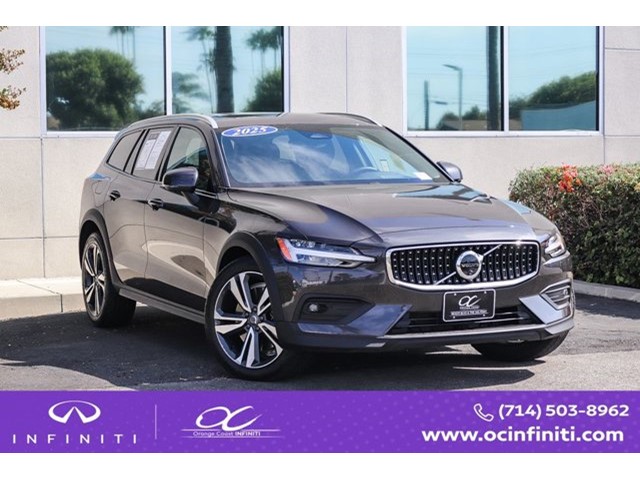 2025 Volvo V60 Cross Country