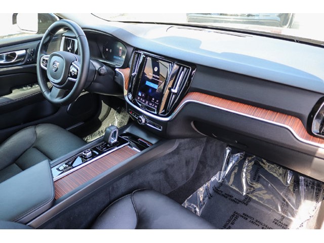 2025 Volvo V60 Cross Country Plus - Photo 15