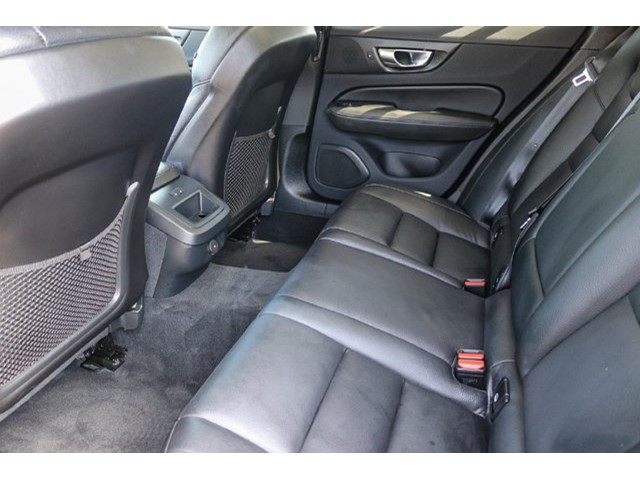 2025 Volvo V60 Cross Country Plus - Photo 17