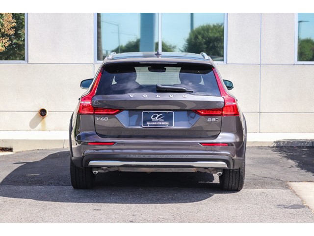 2025 Volvo V60 Cross Country Plus - Photo 7