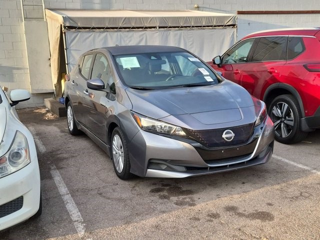 2025 Nissan LEAF S S Hatchback Electric [3]