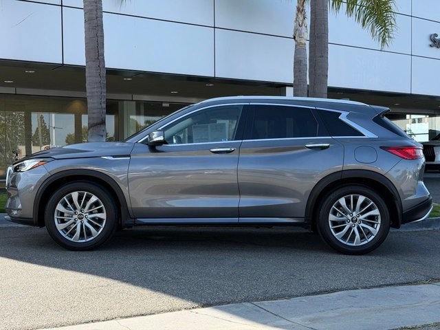 2023 INFINITI QX50 LUXE LUXE FWD Intercooled Turbo Premium Gasoline I-4 2.0 L/122 [2]