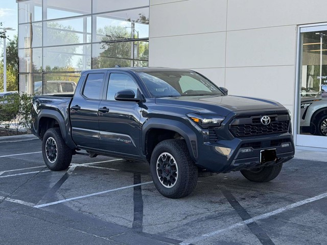 2024 Toyota Tacoma 4WD SR5 SR5 Double Cab 5' Bed AT Intercooled Turbo Regular Gasoline I-4 2.4 L/146 [0]