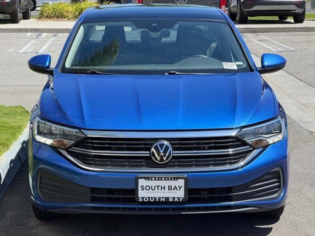 2024 Volkswagen Jetta SE SE Auto Intercooled Turbo Regular Unleaded I-4 1.5 L/91 [9]
