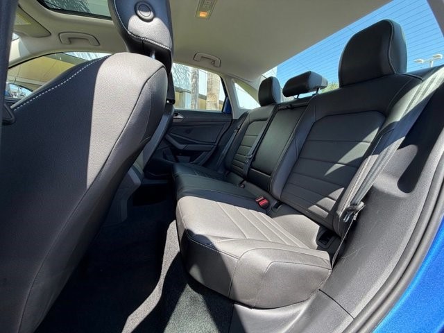 2024 Volkswagen Jetta SE SE Auto Intercooled Turbo Regular Unleaded I-4 1.5 L/91 [17]