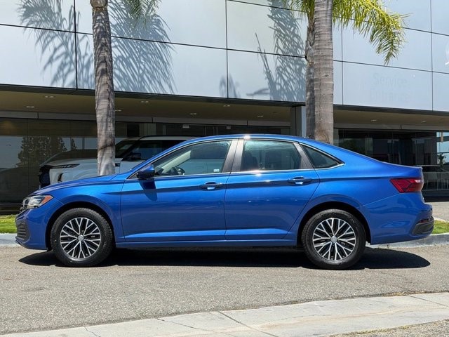 2024 Volkswagen Jetta SE SE Auto Intercooled Turbo Regular Unleaded I-4 1.5 L/91 [2]