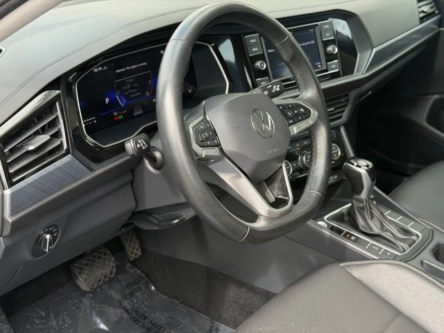 2024 Volkswagen Jetta SE SE Auto Intercooled Turbo Regular Unleaded I-4 1.5 L/91 [13]