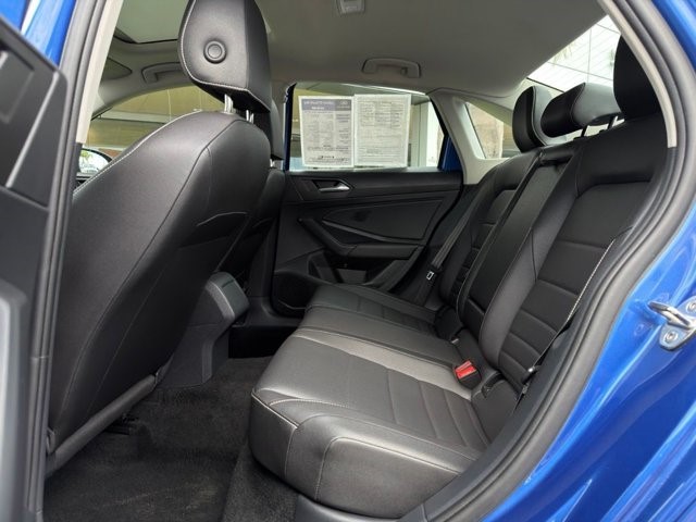 2024 Volkswagen Jetta SE SE Auto Intercooled Turbo Regular Unleaded I-4 1.5 L/91 [19]