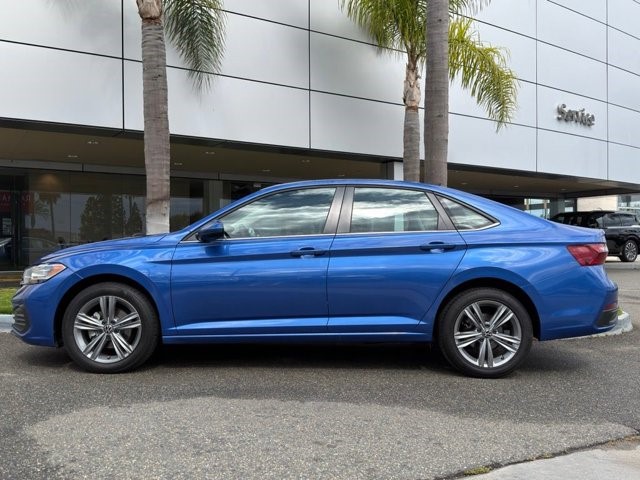 2024 Volkswagen Jetta SE SE Auto Intercooled Turbo Regular Unleaded I-4 1.5 L/91 [2]