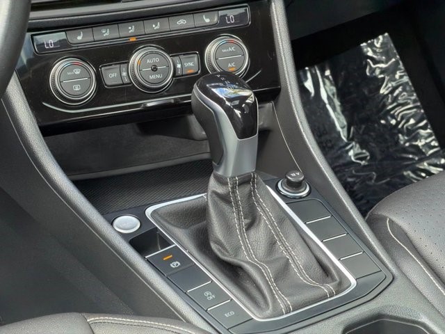 2024 Volkswagen Jetta SE SE Auto Intercooled Turbo Regular Unleaded I-4 1.5 L/91 [29]