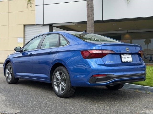 2024 Volkswagen Jetta SE SE Auto Intercooled Turbo Regular Unleaded I-4 1.5 L/91 [3]
