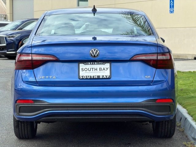 2024 Volkswagen Jetta SE SE Auto Intercooled Turbo Regular Unleaded I-4 1.5 L/91 [4]