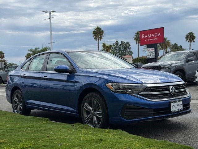 2024 Volkswagen Jetta SE SE Auto Intercooled Turbo Regular Unleaded I-4 1.5 L/91 [7]