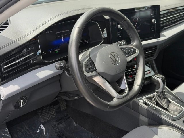 2025 Volkswagen Jetta SE SE Auto Intercooled Turbo Regular Gasoline I-4 1.5 L/91 [13]