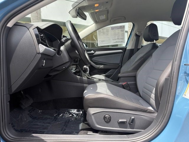 2025 Volkswagen Jetta SE SE Auto Intercooled Turbo Regular Gasoline I-4 1.5 L/91 [14]