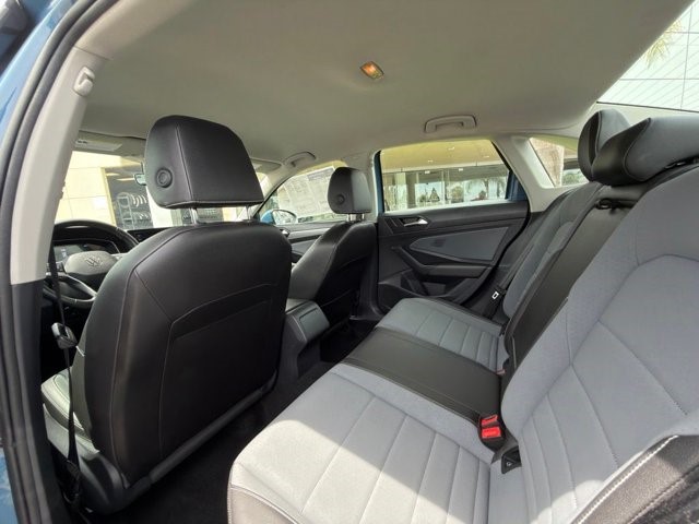 2025 Volkswagen Jetta SE SE Auto Intercooled Turbo Regular Gasoline I-4 1.5 L/91 [20]