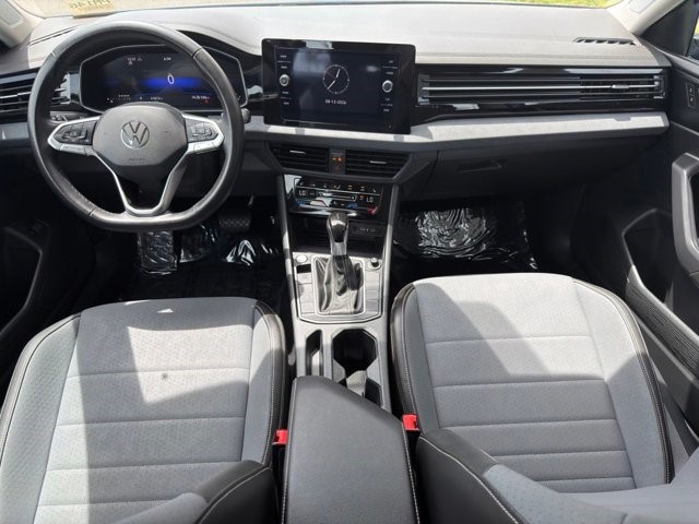 2025 Volkswagen Jetta SE SE Auto Intercooled Turbo Regular Gasoline I-4 1.5 L/91 [23]