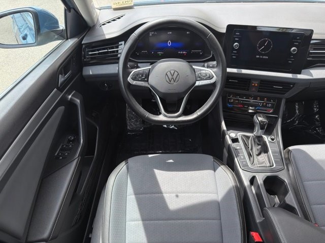 2025 Volkswagen Jetta SE SE Auto Intercooled Turbo Regular Gasoline I-4 1.5 L/91 [26]