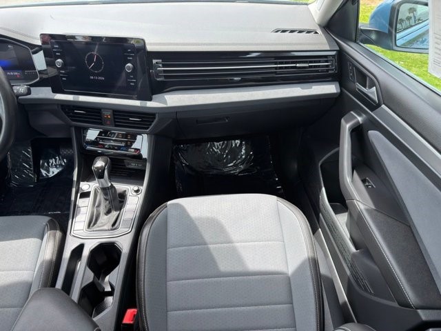 2025 Volkswagen Jetta SE SE Auto Intercooled Turbo Regular Gasoline I-4 1.5 L/91 [27]