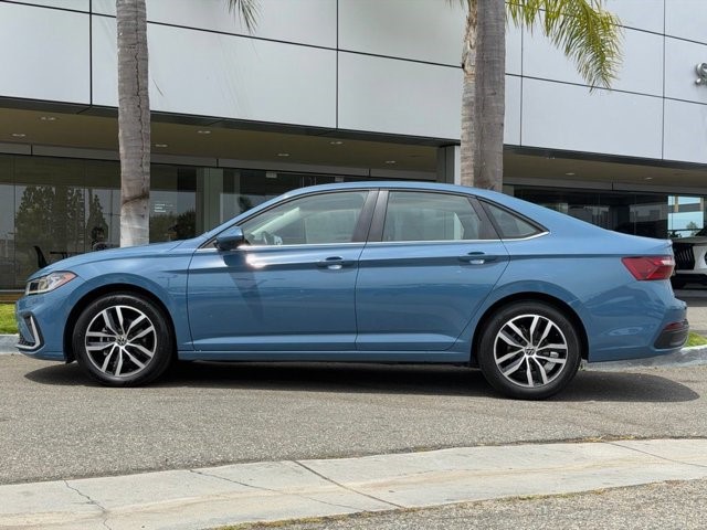 2025 Volkswagen Jetta SE SE Auto Intercooled Turbo Regular Gasoline I-4 1.5 L/91 [2]