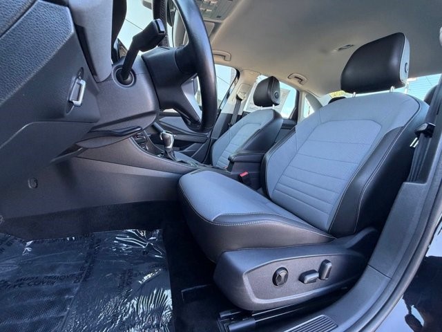 2025 Volkswagen Jetta SE SE Auto Intercooled Turbo Regular Gasoline I-4 1.5 L/91 [14]
