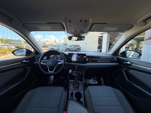 2025 Volkswagen Jetta SE SE Auto Intercooled Turbo Regular Gasoline I-4 1.5 L/91 [21]