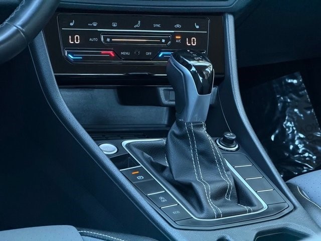 2025 Volkswagen Jetta SE SE Auto Intercooled Turbo Regular Gasoline I-4 1.5 L/91 [24]