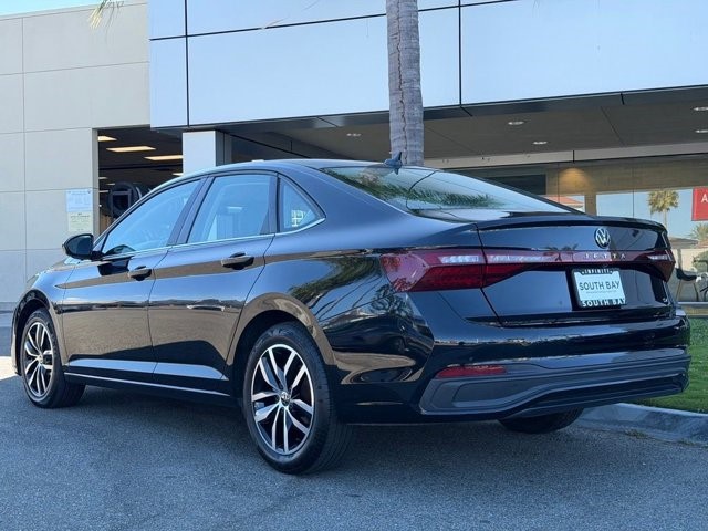 2025 Volkswagen Jetta SE SE Auto Intercooled Turbo Regular Gasoline I-4 1.5 L/91 [3]
