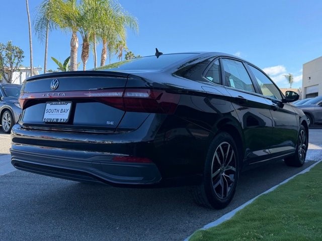 2025 Volkswagen Jetta SE SE Auto Intercooled Turbo Regular Gasoline I-4 1.5 L/91 [5]