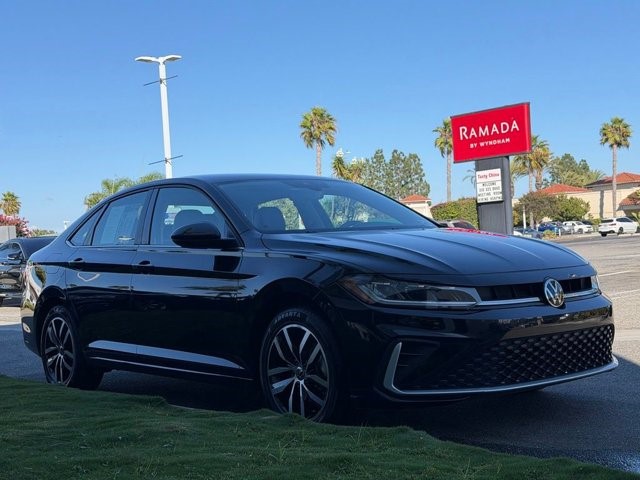 2025 Volkswagen Jetta SE SE Auto Intercooled Turbo Regular Gasoline I-4 1.5 L/91 [7]