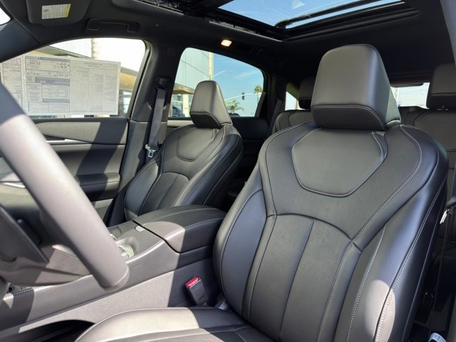 2027 INFINITI QX65 SPORT SPORT AWD Intercooled Turbo Premium Gasoline I-4 2.0 L/122 [17]