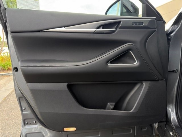 2027 INFINITI QX60 LUXE LUXE FWD Intercooled Turbo Premium Gasoline I-4 2.0 L/122 [11]