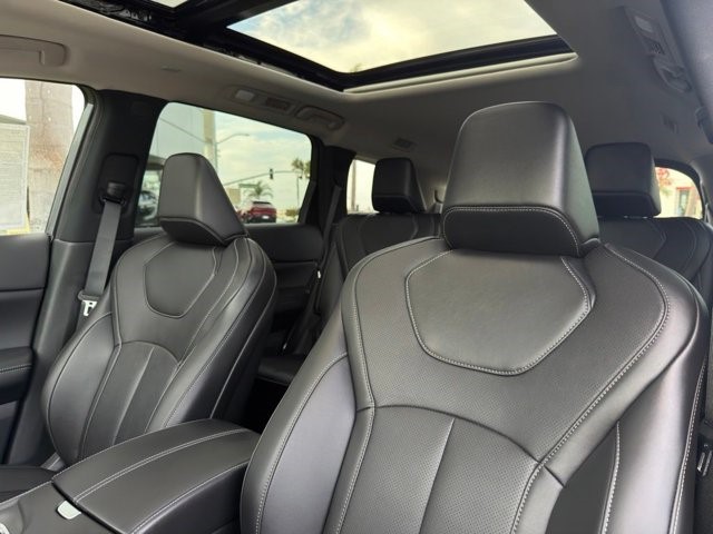 2027 INFINITI QX60 LUXE LUXE FWD Intercooled Turbo Premium Gasoline I-4 2.0 L/122 [17]