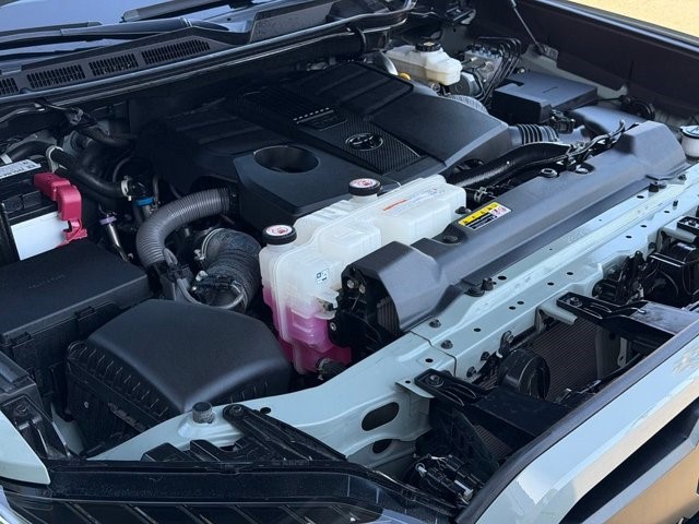 2022 Toyota Tundra 2WD SR5 SR5 CrewMax 5.5′ Bed Twin Turbo Regular Unleaded V-6 3.4 L/210 [11]