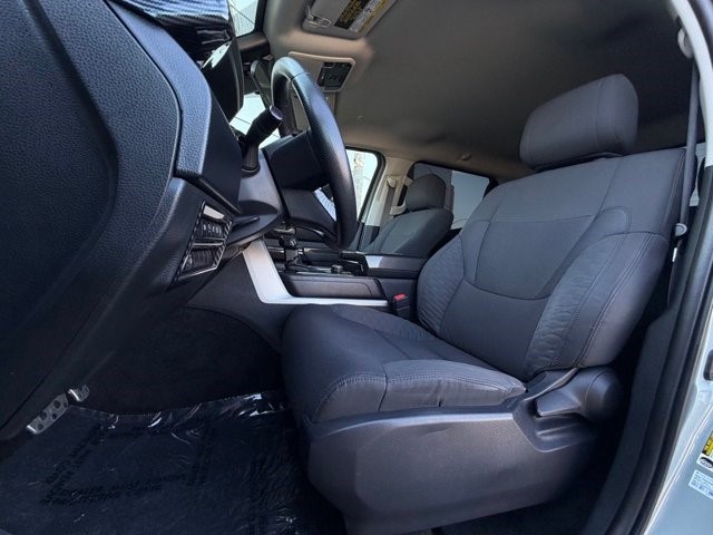 2022 Toyota Tundra 2WD SR5 SR5 CrewMax 5.5′ Bed Twin Turbo Regular Unleaded V-6 3.4 L/210 [17]