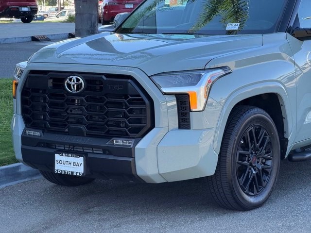 2022 Toyota Tundra 2WD SR5 SR5 CrewMax 5.5′ Bed Twin Turbo Regular Unleaded V-6 3.4 L/210 [1]