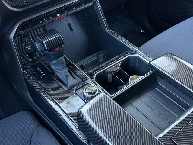 2022 Toyota Tundra 2WD SR5 SR5 CrewMax 5.5′ Bed Twin Turbo Regular Unleaded V-6 3.4 L/210 [31]