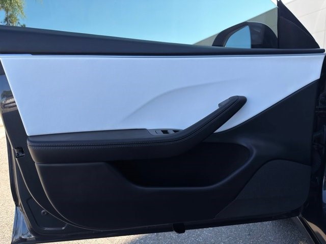 2025 Tesla Model 3  Electric [11]