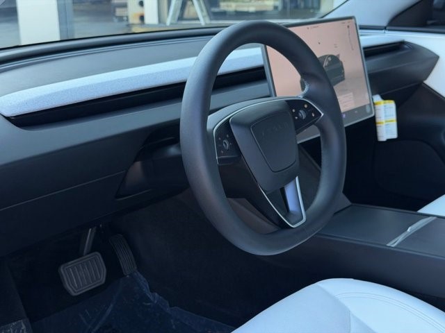2025 Tesla Model 3  Electric [13]