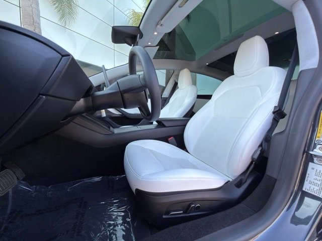 2025 Tesla Model 3  Electric [15]