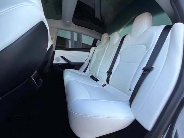 2025 Tesla Model 3  Electric [18]