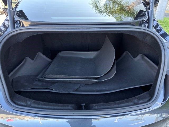 2025 Tesla Model 3  Electric [22]