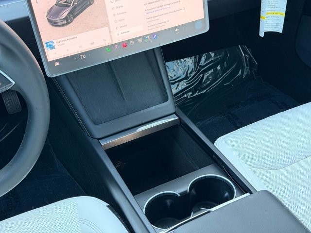 2025 Tesla Model 3  Electric [31]