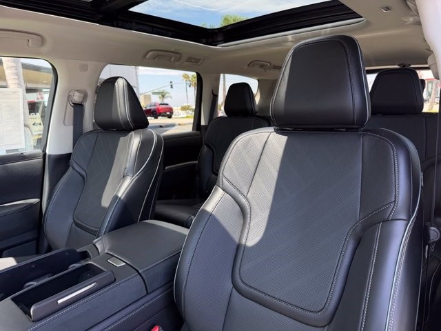 2027 INFINITI QX80 LUXE LUXE AWD *Ltd Avail* Twin Turbo Premium Gasoline V-6 3.5 L/213 [20]