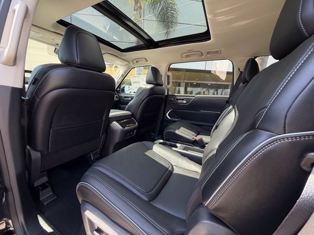 2027 INFINITI QX80 LUXE LUXE AWD *Ltd Avail* Twin Turbo Premium Gasoline V-6 3.5 L/213 [24]