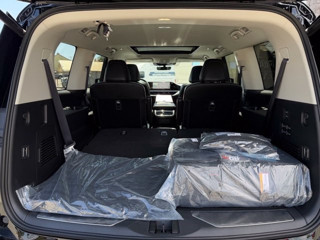 2027 INFINITI QX80 LUXE LUXE AWD *Ltd Avail* Twin Turbo Premium Gasoline V-6 3.5 L/213 [29]