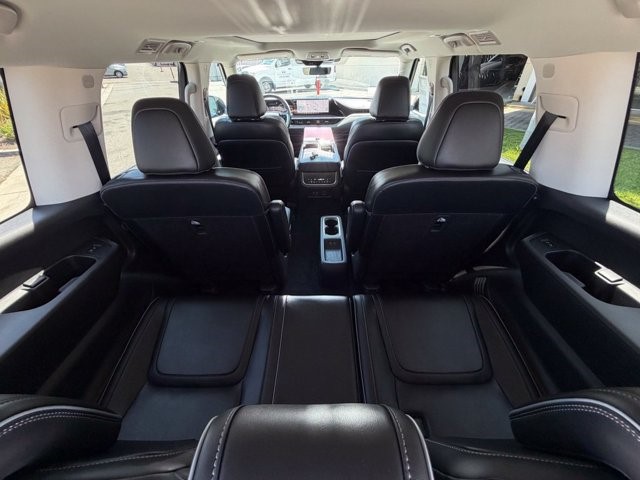 2027 INFINITI QX80 LUXE LUXE AWD *Ltd Avail* Twin Turbo Premium Gasoline V-6 3.5 L/213 [32]