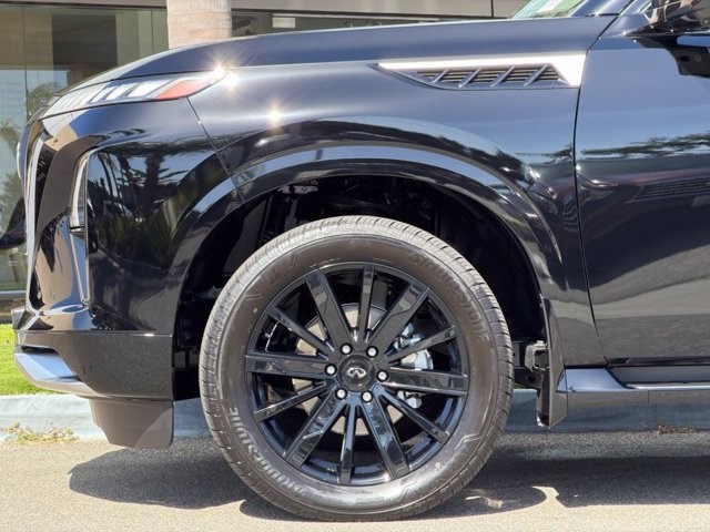 2027 INFINITI QX80 LUXE LUXE AWD *Ltd Avail* Twin Turbo Premium Gasoline V-6 3.5 L/213 [3]