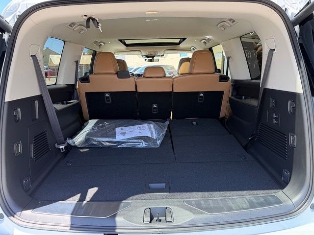 2027 INFINITI QX80 LUXE LUXE AWD Twin Turbo Premium Gasoline V-6 3.5 L/213 [26]
