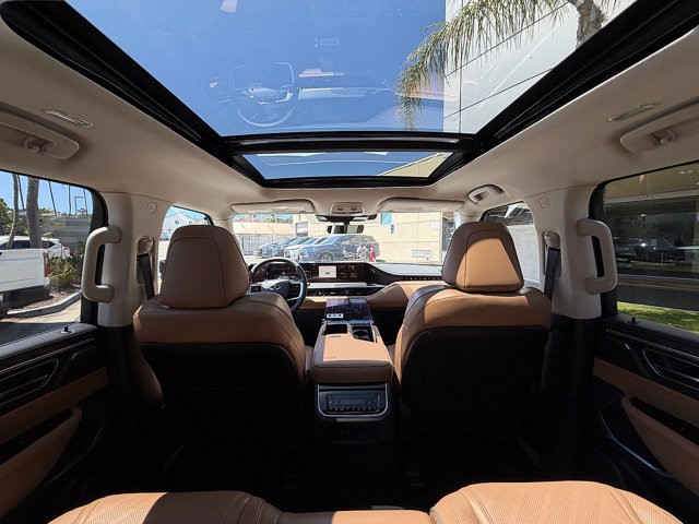 2027 INFINITI QX80 LUXE LUXE AWD Twin Turbo Premium Gasoline V-6 3.5 L/213 [29]